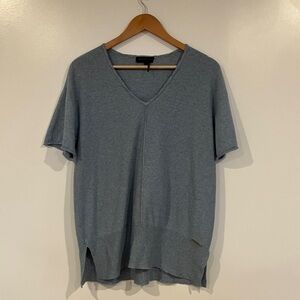 Donna Karan Marbled V-Neck T-Shirt – Light Blue/Slate, Size M